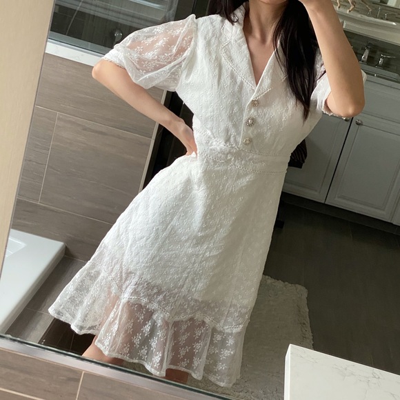 Dresses & Skirts - Swankiss lace white dress